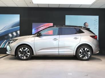 SPOTICAR Opel Grandland Suv Ultimate 130 Pk | Trekhaak | Verwarmde Alcanta Tweedehands - Suv Benzine Grijs - Nieuwegein - 1200294850_2