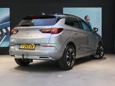 SPOTICAR Opel Grandland Suv Ultimate 130 Pk | Trekhaak | Verwarmde Alcanta Tweedehands - Suv Benzine Grijs - Nieuwegein - 1200294850_3