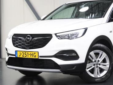SPOTICAR Opel Grandland X 1.2 130pk Turbo Business Executive | 1ste Eigenaar Tweedehands - Suv Benzine Wit - Eindhoven - 1200286561_5