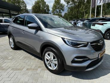 SPOTICAR Opel Grandland X 130 Pk 8-traps Automaat | Climate Control | Panora Tweedehands - Suv Benzine Grijs - Emmeloord - 1200297338_3