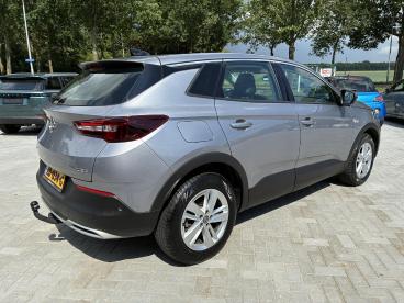 SPOTICAR Opel Grandland X 130 Pk 8-traps Automaat | Climate Control | Panora Tweedehands - Suv Benzine Grijs - Emmeloord - 1200297338_4