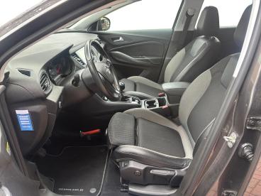 SPOTICAR Opel Grandland X Business+ 1.2 Turbo 130pk | Agr-stoelen | Trekhaak Tweedehands - Suv Benzine Grijs - Alblasserdam - 1200299006_3