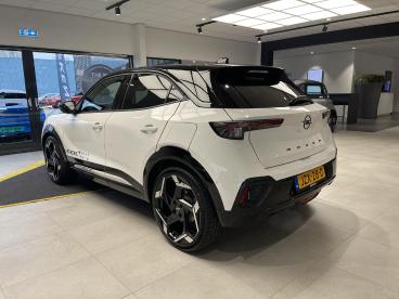 SPOTICAR Opel Mokka Mokka-e Electric Suv Gse 54 Kwh 281 Pk | Demo | Tot 8 Jaar Tweedehands - Suv Elektrisch Wit - Nieuwegein - 1200298120_3