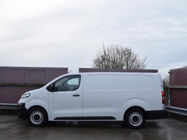 SPOTICAR Opel Vivaro Vivaro-e Electric L3 75 Kwh | Navigatie Incl. Apple Carplay Tweedehands - Bedrijfswagen Elektrisch Wit - Alphen Aan Den Rijn - 1200284177_2