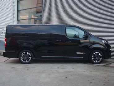 SPOTICAR Opel Zafira Life Zafira-e Life 75 Kwh 6-persoons Vip Uitvoering, Voorzien Van All Tweedehands -  Elektrisch Zwart - Alphen Aan Den Rijn - 1200279233_2