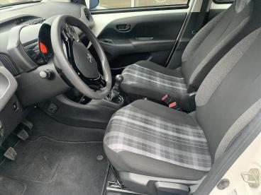 SPOTICAR Peugeot 108 1.0 E-vti 72pk 5-drs Active | Airco | Bluetooth | Tweedehands - Stadsauto Benzine Wit - Arnhem - 1200271919_3