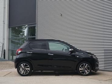 SPOTICAR Peugeot 108 1.0 E-vti Allure Carplay Tweedehands - Stadsauto Benzine Zwart - Alphen Aan Den Rijn - 1200296873_4