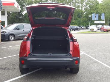 SPOTICAR Peugeot 2008 Allure 1.2 Pt-100pk Navigatie | Apple Carplay & An Tweedehands - Suv Benzine Rood - Zierikzee - 1200266494_4
