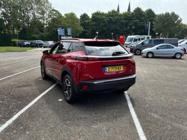 SPOTICAR Peugeot 2008 Allure 1.2 Pt-100pk Navigatie | Apple Carplay & An Tweedehands - Suv Benzine Rood - Zierikzee - 1200266494_5