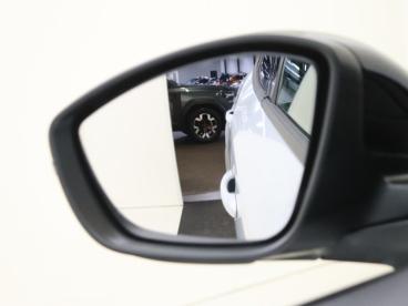 SPOTICAR Peugeot 2008 1.2 Puretech 100 Allure Tweedehands - Suv Benzine Wit - Den Haag - 1200286203_4