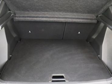 SPOTICAR Peugeot 2008 1.2 Puretech 100 Allure | Navigatie | Climate Cont Tweedehands - Suv Benzine Wit - Den Haag - 1200287879_5