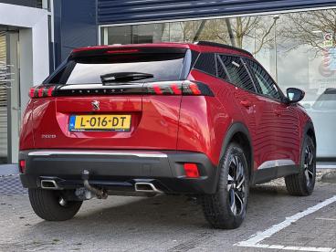 SPOTICAR Peugeot 2008 1.2 Puretech 130pk Allure | Trekhaak | Apple Carpl Tweedehands - Suv Benzine Rood - Emmeloord - 1200289932_2