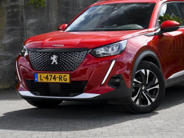 SPOTICAR Peugeot 2008 Allure Pack 1.2 Puretech 102pk Cruise.c | Camera | Tweedehands - Suv Benzine Rood - Heerlen - 1200296698_2