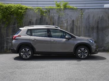 SPOTICAR Peugeot 2008 Allure 1.2 Puretech 110pk Automaat 16''lm | Camera Tweedehands - Suv Benzine Grijs - Heerlen - 1200296705_4