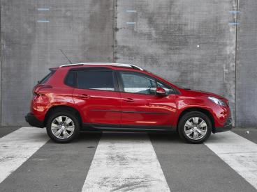SPOTICAR Peugeot 2008 Blue Lion 1.2 Puretech 110pk Pano | Cruise.c | 16' Tweedehands - Suv Benzine Rood - Sittard - 1200297094_4