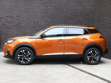 SPOTICAR Peugeot 2008 Suv Allure Pack 130pk | Achteruitrijcamera | Apple Tweedehands - Suv Benzine Oranje - Doorn - 1200299748_2