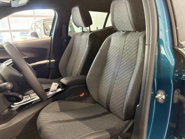 SPOTICAR Peugeot 2008 1.2 Hybrid 145 Allure | Apple Carplay/android Auto Tweedehands - Suv Hybride Blauw - Gouda - 1200300372_5