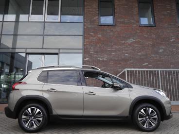 SPOTICAR Peugeot 2008 1.2 110pk Puretech Allure | Apple Carplay | Naviga Tweedehands - Suv Benzine Grijs - Sneek - 1200302111_3