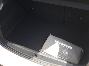 SPOTICAR Peugeot 208 Allure 1.2 Pt-100pk Navigatie | 3d-cockpit | Apple Tweedehands -  Benzine Wit - Zierikzee - 1200265650_5