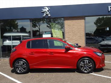 SPOTICAR Peugeot 208 Allure 1.2 Puretech 100pk | 3d-navigatie Tomtom | Tweedehands -  Benzine Rood - Zierikzee - 1200268792_2