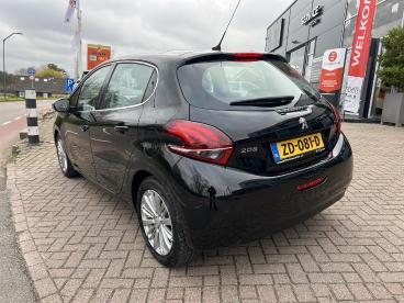SPOTICAR Peugeot 208 1.2 Turbo Allure Automaat-6 Tweedehands -  Benzine Zwart - Krimpen Aan Den Ijssel - 1200282787_3