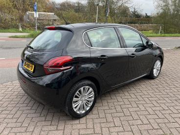 SPOTICAR Peugeot 208 1.2 Turbo Allure Automaat-6 Tweedehands -  Benzine Zwart - Krimpen Aan Den Ijssel - 1200282787_4