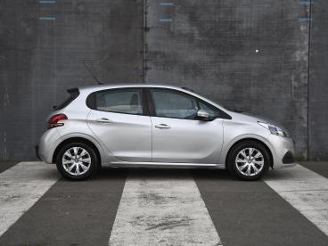 SPOTICAR Peugeot 208 Active 1.2 Puretech 81pk Navi | Cruise.c | Dab | A Tweedehands -  Benzine Grijs - Sittard - 1200291643_4