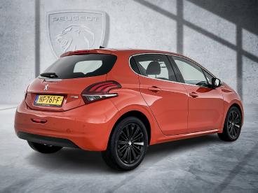 SPOTICAR Peugeot 208 110 Pk Allure | Rijklaar | Panoramadak | Lederen B Tweedehands -  Benzine Oranje - Ritthem - 1200292528_4