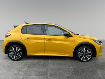 SPOTICAR Peugeot 208 Gt 1.2 Turbo 130pk Eat8 | 3d I-cockpit® | Panodak Tweedehands -  Benzine Geel - Dordrecht - 1200293230_4