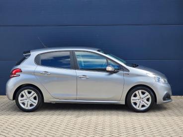 SPOTICAR Peugeot 208 1.2 Puretech 82pk Signature | Apple Carplay/androi Tweedehands -  Benzine Grijs - Doetinchem - 1200293777_3