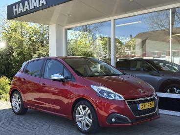 SPOTICAR Peugeot 208 1.2i 82pk Signature | Trekhaak | Navigatie | Cruis Tweedehands -  Benzine Rood - Wirdum (fr) - 1200293913_1