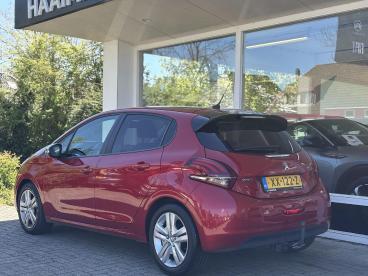 SPOTICAR Peugeot 208 1.2i 82pk Signature | Trekhaak | Navigatie | Cruis Tweedehands -  Benzine Rood - Wirdum (fr) - 1200293913_4