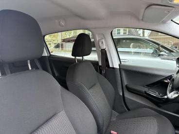 SPOTICAR Peugeot 208 1.2 82pk Signature | Weinig Kilometers | Navigatie Tweedehands -  Benzine Grijs - Wirdum (fr) - 1200294398_5