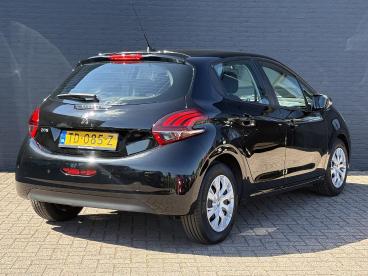 SPOTICAR Peugeot 208 1.2 Puretech Blue Lease Executive Navigatie | Crui Tweedehands -  Benzine Zwart - Hengelo - 1200294547_5