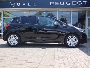SPOTICAR Peugeot 208 Signature Puretech 110pk H6, Rijklaarprijs, Naviga Tweedehands -  Benzine Zwart - Ommen - 1200296765_3