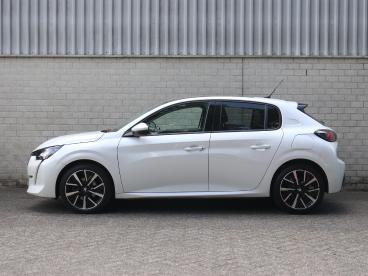 SPOTICAR Peugeot 208 1.2 100pk Allure | Camera | Navigatie | Panoramada Tweedehands -  Benzine Wit - Zeist - 1200298450_2