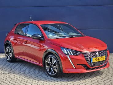 SPOTICAR Peugeot 208 1.2 Puretech Gt Eat8 100pk Automaat | Navigatie | Tweedehands -  Benzine Rood - Doetinchem - 1200300578_3