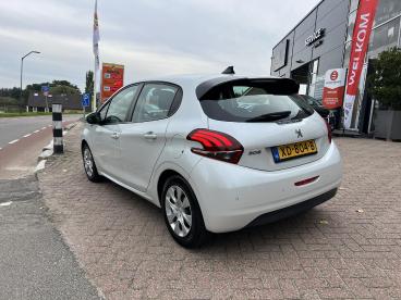 SPOTICAR Peugeot 208 1.2 82 Pk Signature 5 Deurs Tweedehands -  Benzine Wit - Krimpen Aan Den Ijssel - 1200303443_3