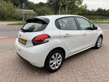 SPOTICAR Peugeot 208 1.2 82 Pk Signature 5 Deurs Tweedehands -  Benzine Wit - Krimpen Aan Den Ijssel - 1200303443_4