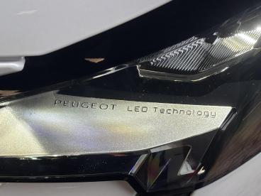 SPOTICAR Peugeot 3008 Allure Pack 1.2 Turbo 130pk | Trekhaak | Stoelverw Tweedehands - Suv Benzine Wit - Alblasserdam - 1200282071_3