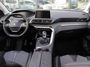 SPOTICAR Peugeot 3008 1.2 Puretech Allure | Navi / Panoramadak / Camera Tweedehands - Suv Benzine Zwart - Tiel - 1200294180_3