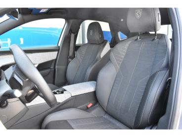SPOTICAR Peugeot 3008 Hybrid 145 Dcs-6 Gt | Automaat | Navigatie | Airco Tweedehands - Suv Hybride Grijs - Waalwijk - 1200301451_2