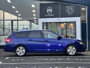 SPOTICAR Peugeot 308 Sw 1.2 Puretech Blue Lease Executive | Trekhaak | Tweedehands - Stationwagen Benzine Blauw - Emmeloord - 1200285518_3