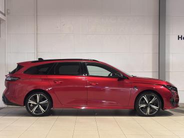 SPOTICAR Peugeot 308 Sw Gt 1.2 Turbo 130pk Eat8 | Focal Hifi | Elektr. Tweedehands - Stationwagen Benzine Rood - Sliedrecht - 1200289446_4
