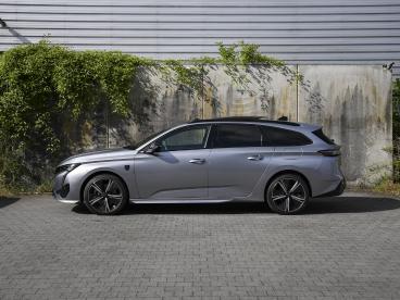 SPOTICAR Peugeot 308 Sw Gt 1.6 Plug-in Hybrid 225pk Automaat Pano | 18' Tweedehands - Stationwagen Plugin Hybrid Grijs - Heerlen - 1200296655_4