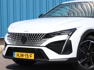 SPOTICAR Peugeot 408 1.2 Hybrid 136pk E-dcs6 Gt | Automaat | Applecarpl Tweedehands - Hatchback Hybride Wit - Amersfoort - 1200273504_5