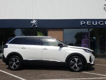 SPOTICAR Peugeot 5008 Gt 1.2-pt-130pk (vol)automaat/eat8 Navigatie | Cru Tweedehands - Suv Benzine Wit - Zierikzee - 1200255885_2