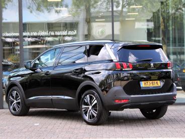 SPOTICAR Peugeot 5008 1.2 Puretech Allure Automaat | Navi / Panoramadak Tweedehands - Suv Benzine Zwart - Tiel - 1200272557_2