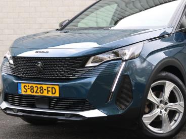 SPOTICAR Peugeot 5008 130pk Gt | 1ste Eigenaar | Glazen Dak | 7 Persoons Tweedehands - Suv Benzine Blauw - Eindhoven - 1200293636_4