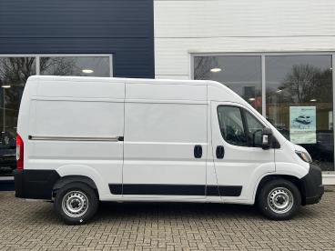 SPOTICAR Peugeot Boxer Gb 2.2 140pk Bluehdi L2h2 35 Zwaar | Navigatie | A Tweedehands - Bedrijfswagen Diesel Wit - Arnhem - 1200257951_4